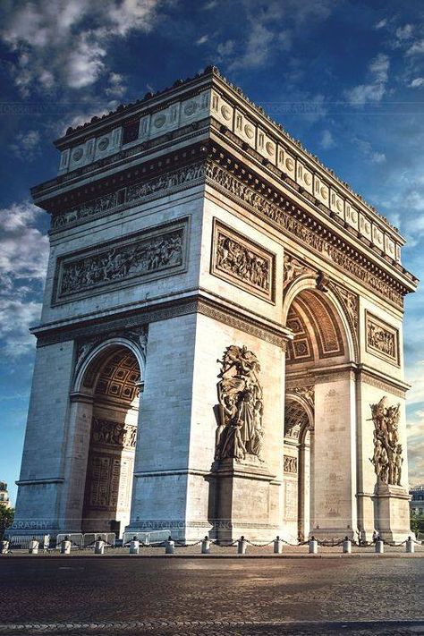 The Arc de Triomphe in #Paris Kitzingen Germany, French Landmarks, Famous Architecture, Famous Monuments, Beautiful Paris, Famous Buildings, Famous Landmarks, Famous Places, Paris Travel