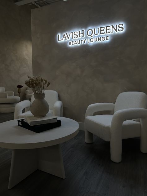 Lash Suite Decor, Lashes Mapping, Hair Display, Lash Academy, Salon Suite Decor, Suite Decor, Lash Room Ideas, Tech Room, Lash Lounge