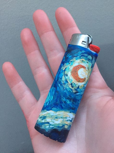 Painting Lighter Ideas, Hand Painted Lighters, Lighter Painting Idea Aesthetic, Painting On Lighter, Painted Lighters Aesthetic, Drawing On Lighter, Diy Lighter Painting, Painted Lighter Aesthetic, Lighter Paintings