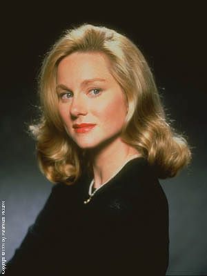 laura linney Laura Linney 90s, Celebrities Hair, Cybill Shepherd, Laura Linney, Leah Remini, Old Hollywood Glamour, Nicole Kidman, Hair Envy, Famous Faces