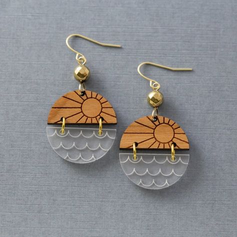 Laser Cut Wood Jewelry, Free Spirit Jewelry, Wood Sun, In Touch With Nature, Sea Earrings, Mountain Earrings, Wood Jewelery, Idee Cricut, Laser Cut Wood Crafts