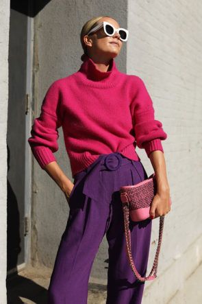 Pink Purple Outfit Style, Fun Outfits For Women Colorful, Block Color Outfits, Pink Colorblock Outfit, Winter Colour Outfits, Colorful Outfits Women, Pink And Purple Outfit Ideas, Office Outfits Women Colorful, Purple Office Outfit