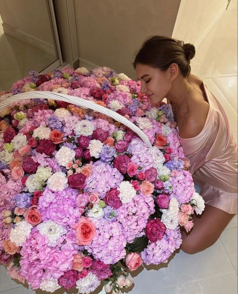 Giveaway Ideas Birthday, Flower Bouquet Aesthetic, Bouquet Aesthetic, Boquette Flowers, Flowers Bouquet Gift, Nothing But Flowers, My Kind Of Love, Cute Love Stories, Flower Therapy