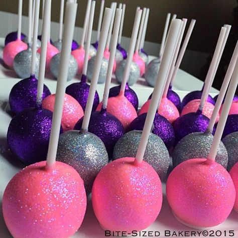 Glitter Cake Pops, Dipping Chocolate, Pops Recipes, Pink Sweets, Bada Bing, Chocolate Pops, Chocolate Balls, Princess Birthday Cake, Belgian Style