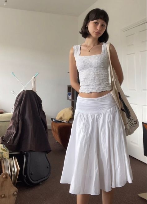 Pub Garden Outfit, Charm Tour Outfit, Drop Waist Skirt Outfit, Fairy Summer Outfits, White Maxi Skirt Outfit Aesthetic, Midi White Skirt Outfit, Summer Japan Outfit, Japan Summer Outfit Women, Summer Maxi Skirt Outfits