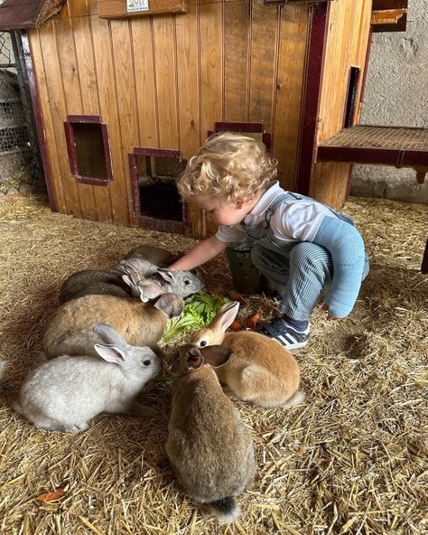 Country Childhood, Country Kids Aesthetic, Dream Life Aesthetic Family Country, Farm Kids Aesthetic, Country Lifestyle Farm Life Family, Motherhood Aesthetic Country, Farm Lifestyle, Dream Family, Future Goals