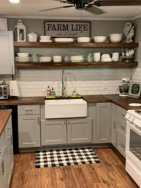 Farmhouse Style Kitchen Cabinets, Kitchen Decor Hacks, Small Farmhouse Kitchen, Mobile Home Kitchen, Farmhouse Kitchen Inspiration, Farmhouse Kitchen Remodel, Diy Kitchen Renovation, Diy Kitchen Remodel, Decor Hacks