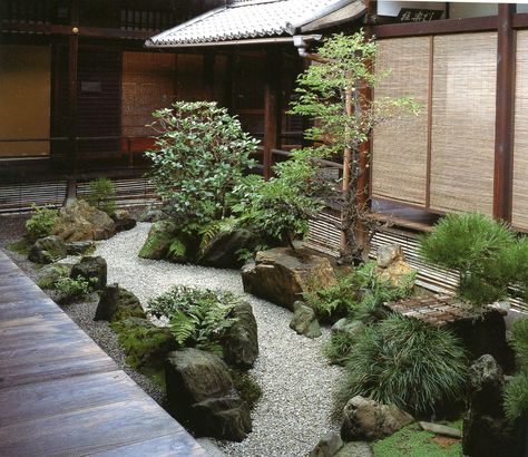 Japanese Courtyard Garden, Japanese Garden Backyard, Japanese Gardens Design Ideas, Small Japanese Garden, Japanese Style Garden, Outdoor Gardens Landscaping, Japanese Garden Landscape, Zen Garden Design, Japanese Zen Garden