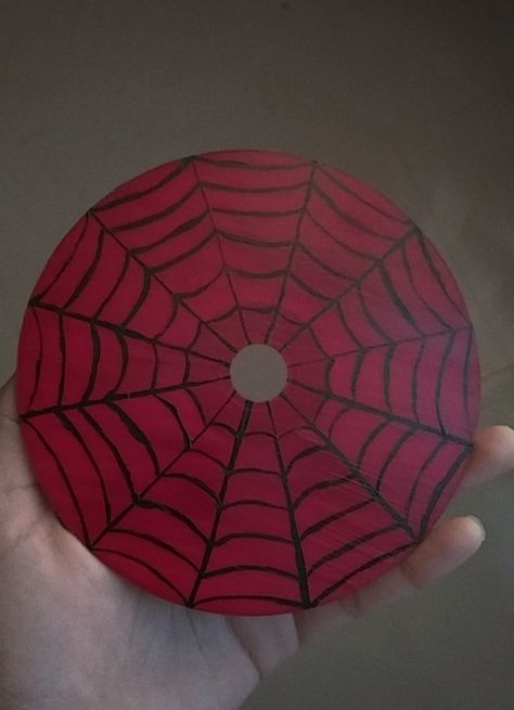 cd painting, cd art, spider man, painting, red aesthetic Spider Man Canvas Painting, Dvd Painting Ideas, Dvd Pintados, Painting On Cd, Web Painting, Finished Drawings, Painted Cds, Spiderman Canvas, Spiderman Painting