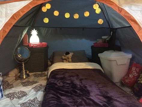 Tent Inside House, Cozy Camping Tent Interior, Decorated Tents Camping, Small Tent Set Up Ideas Inside, Small Tent Decorating Ideas, Tent Interior Camping, Cute Tent Ideas, Inside Tent Ideas Camping, Tent Decorating Ideas Camping