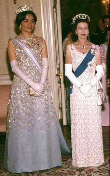 Empress Farah, Iran History, Farah Pahlavi, Pahlavi Dynasty, Farah Diba, The Shah Of Iran, Persian Fashion, Hm The Queen, Royal Crowns