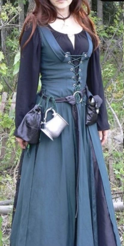 Ren Faire Outfits, Dress Medieval, Vintage Cotton Dress, Vintage Dresses Online, Fair Outfits, Fest Outfits, Robes Vintage, Medieval Dress, Medieval Clothing