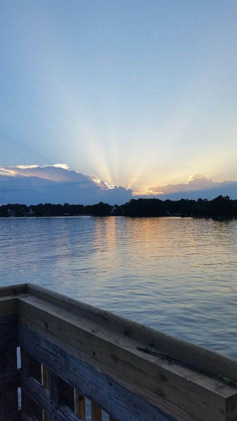 Nature, Teen Vacation, Lake Norman, Pretty Sky, Sunset Pictures, Water Views, Sunset Sky, Beautiful Backgrounds, Beach Aesthetic