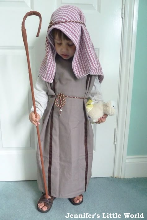 Homemade Nativity Shepherd costume from a pillowcase   Pillowcase - 98p (£1.96 for two at Asda)  Ribbon - 50p (3 metre remnant)  Velcro 21p for 3 inches  Cord - 80p for 2 metres    Total cost = £2.49 - well under budget! Simple Nativity Costumes For Kids, Shepard Costume Diy Kid, Shepard Costume, Homemade Nativity, Shepherd Outfit, Shepherd Costume, Sheep Costumes, Biblical Costumes, Nativity Costumes