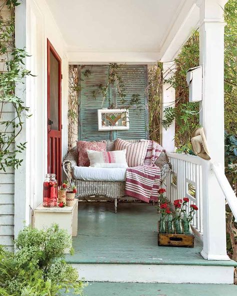 The Inside of This 1920s California Cottage Is Unbelievable - Cottage Journal 1920s California, California Cottage, Shabby Chic Porch, Cottage Journal, Shabby Chic Theme, Cottage Porch, Cottage Decorating, Cosy Cottage, Cottage Shabby Chic