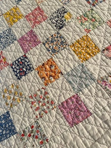 Vintage Quilts 1930s Cottage, Vintage Applique Quilts, Feed Sack Quilts Patterns, Granny Quilt Block, 1930 Quilt Patterns, Vintage Scrap Quilts, Quilt Patterns From 1800s, 1920s Quilt, 30s Quilts