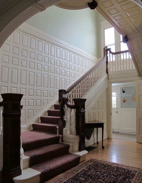 1.7.14: Big Old Houses: Lucky it was Over Here | New York Social Diary Entry Way Stairs, Old Fashioned Home, Home Entry Way, Russian Aristocracy, Lyman Estate, Douglas Smith, Decorative Walls, Open Stairs, Stair Cases