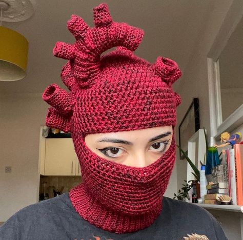 Heart Balaclava, Crochet Mask, Diy Vetement, Anatomical Heart, Crochet Diy, Diy Crochet Projects, Doja Cat, Knitted Hat, Crochet Granny