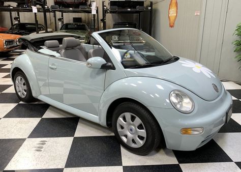 2005 Volkswagen Beetle Convertible Volkswagen Buggy, Vw Beatle Convertable, Slugbug Cars, Beetle Volkswagen, Vw Beetle Interior, Convertible Cars, Beetle Car Aesthetic, Volkswagen Beetle Aesthetic, Convertible Car