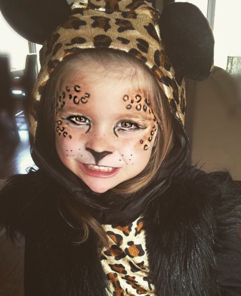 Little girl Cheetah Makeup Cute Halloween makeup Leopard Makeup Halloween Kids, Lepord Makeup Kids, Kids Cheetah Makeup, Halloween Makeup Baby Girl, Kids Cheetah Face Paint, Cheeta Face Paint, Face Painting Cheetah, Face Paint Leopard, Cheetah Makeup Easy