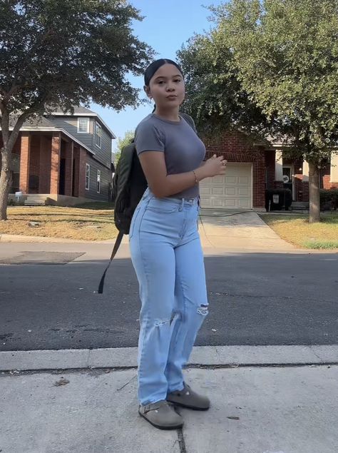 Cute Paraprofessional Outfits, Burcanstocks Outfit, Outfit Ideas With Birkenstocks, Fits With Clogs, Outfit Ideas With Clogs, Brikstocks Outfit, Clogs Outfit Black Women, Birkenstock Outfit Black Women, Berkinstock Sandals Outfit