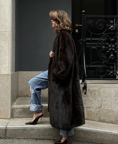 Faux Coat, Long Faux Fur Coat, Winter Streetwear, Luxury Winter, Long Overcoat, High Street Fashion, Elegant Chic, Moda Vintage, Fur Fashion