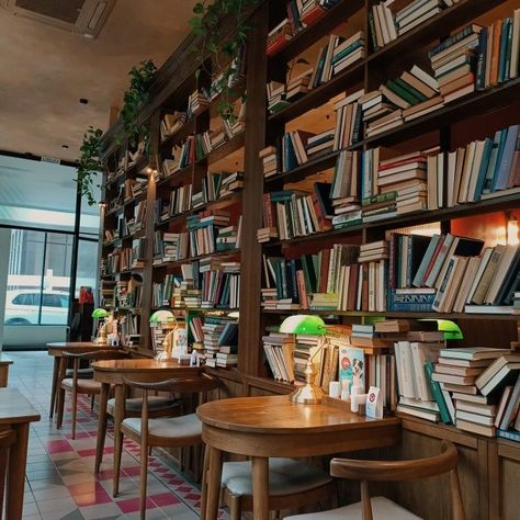 Quiet Study Space, Small Book Cafe Interior Design, Bookstore Cafe Aesthetic Vintage, Cafe Library Aesthetic, Book Store Coffee Shop Aesthetic, Small Library Aesthetic, Bookshop Cafe Aesthetic, Book Cafe Interior Design, Cafe Bookstore Aesthetic