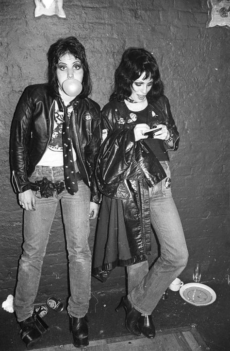 Gaye Advert, Garage Punk, 70s Punk, Hayward Gallery, Women Of Rock, Punk Aesthetic, Musica Rock, Riot Grrrl, Joan Jett