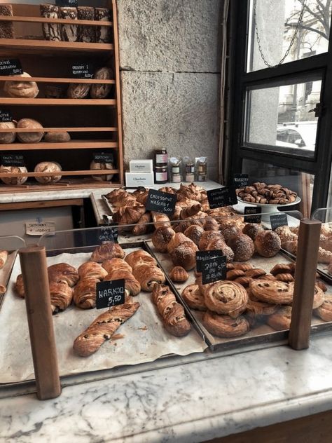 Old Bakery, Rustic Bakery, Bread Display, Vintage Bakery, Bakery Shop Design, Bakery Store, Bakery Interior, Bakery Design Interior, Bread Shop