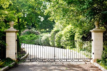 Estate Gates, Vinyl Pergola, Planters Garden, Modern Gate, Pillar Design, Mediterranean Landscaping, Planter Design, Front Gates, Metal Fence