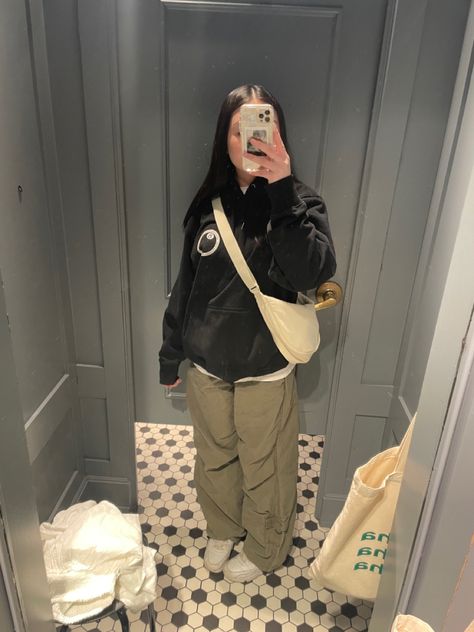 Uniqlo Crossbody Bag Outfit, Cos Crossbody Bag, Stussy Outfit, Uniqlo Bag, Kanken Bag, Crossbody Bag Outfit, Fit Pics, Accessory Inspo, Dressy Dress