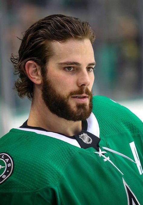 Men’s Hockey Hair, Mens Hockey Hair, Hockey Hair Boys, Hockey Hair, Cash Book, Book Therapy, Boys Hairstyles, Dallas Stars Hockey, Hockey Guys