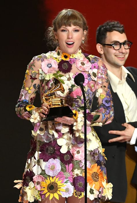 Watch Taylor Swift's Grammys 2021 Album of the Year Speech Taylor Swift Grammys 2021, Jack Antonoff, Taylor Swift Fearless, Album Of The Year, Taylor Swift Album, Live Taylor, Taylor Swift 13, Taylor Swift Pictures, Sunday Night