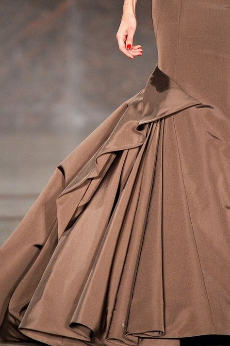 Mocha Mousse, Brown Eyed Girls, Va Va Voom, Couture Details, Zac Posen, Brown Dress, Color Of The Year, Pantone Color, Brown Fashion