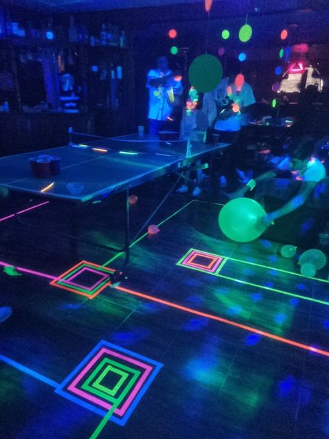 Neon 
Party
Decoración
Decoration
Fiesta
Beer pong 13th Birthday Party Ideas For Teens, Glow Dance Party, Glo Party, Dance Party Theme, Birthday Party Ideas For Teens, Glow Theme Party, Glow Party Ideas, Glow Dance, Uv Party