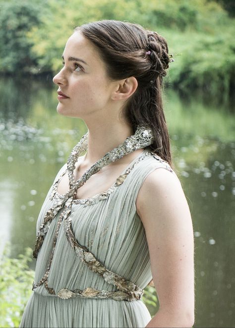 Lyanna Stark | Wiki Game of Thrones | FANDOM powered by Wikia Lord Eddard Stark, Rhaegar And Lyanna, Lyanna Stark, Game Of Thrones Outfits, Eddard Stark, Bran Stark, Game Of Thrones Costumes, Game Of Thrones Quotes, Fashion Background