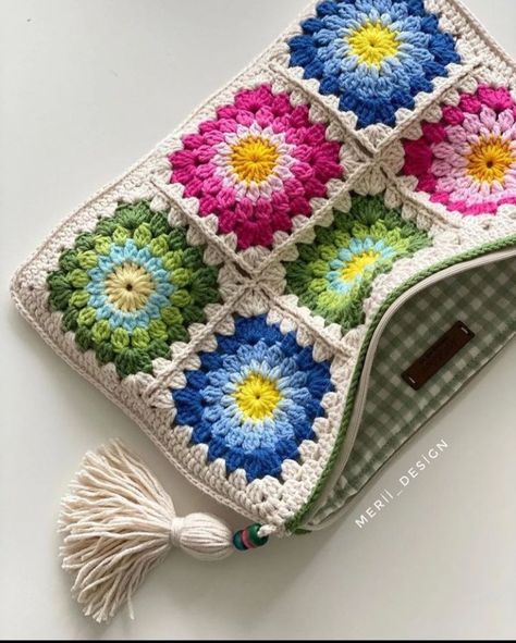 Sac Granny Square, Crochet Pouch, Crochet Market Bag, Haken Baby, Crochet Handbags Patterns, Crochet Purse Patterns, Crochet Square Patterns, Crochet Instructions, Crochet Squares