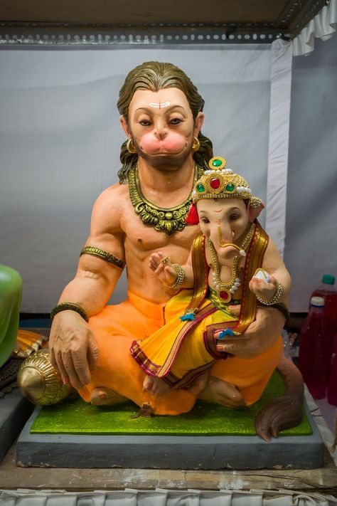 A cute idol of Lord Hanuman and Ganesha at a workshop during Ganesh Chaturthi 2019 in Mumbai. Download this photo by Sonika Agarwal on Unsplash Hanuman Ji And Ganesh Ji Together, Hanuman And Ganesha Together, Hanuman And Ganesh, Ganpati Photography, Ganesh Chaturthi Greetings, Ganesh Chaturthi Wishes, New Krishna, Bajrangbali Hanuman, Bappa Photo