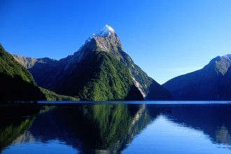 Fiordland National Park, New Zealand New Zealand Winter, Milford Sound New Zealand, Fiordland National Park, Nz Travel, New Zealand Landscape, New Zealand South Island, Milford Sound, Eco Travel, New Zealand Travel