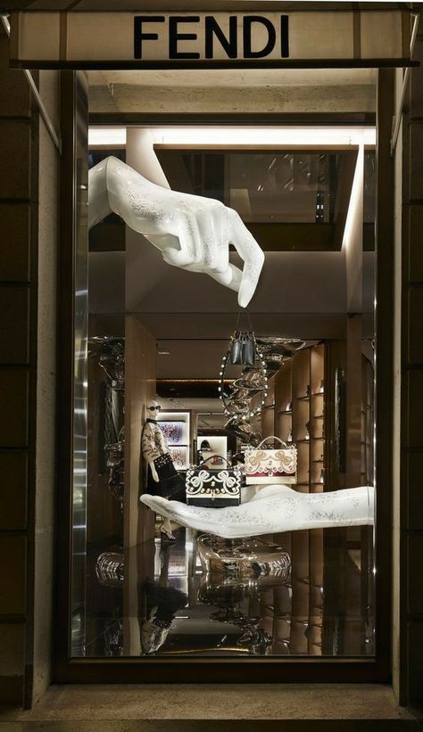 Fendi Jewelry Store Interior, Louise Vuitton, Jewelry Store Design, Window Display Design, Shop Window Design, Display Furniture, Shop Front Design, Shop Window Displays, Store Interior