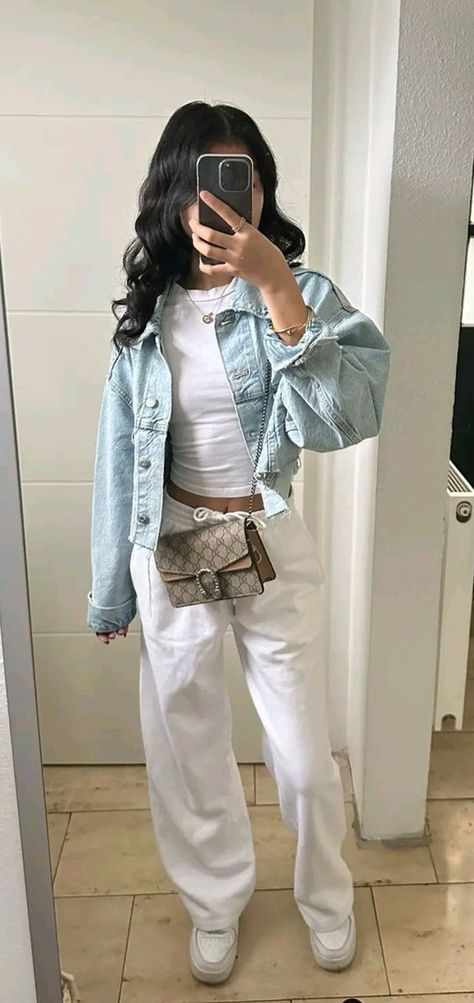 Rate This outfit ideas From ⭐1~10. 
SAVE & FOLLOW i will update everyweek. Simple Rich Outfit, Zara Style Outfits, Summer Zara Outfits, Outfit Pantalon Bleu, Jean Blanc Outfit, Outfit Jean Blanc, Outfit Pantalon Blanc, Outfit Jean Gris, Idee Outfit Ete