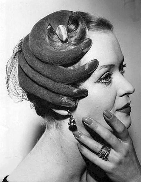 10 Surreal Hats Designed by Elsa Schiaparelli ~ Vintage Everyday Vintage Bizarre, Weird Vintage, Cecil Beaton, Elsa Schiaparelli, Folk Dress, Folk Dresses, Vintage Hats, Italian Fashion Designers, Current Mood