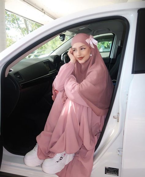 Modest Balletcore, Pink Hijabi Outfits, Pink Khimar, Cute Hijabi Outfits, Khimar Style, Islamic Modest Fashion, Pink Hijab, Fesyen Islam, Estilo Hijab