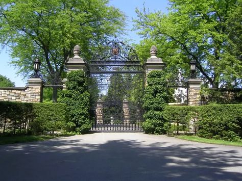 Main Gate Ideas, Gate Design Ideas, Castle House Design, Estate Gates, Hudson New York, Gate Way, Gate Ideas, Entrance Gates Design, Dream Mansion