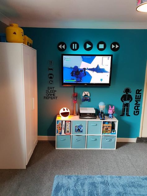 Game Room Theme Bedroom, Room Boy Ideas, Boys Fortnite Bedroom, Fortnite Room Ideas For Boys, Fortnite Room Decor Ideas, Fortnight Bedroom, Boy Gamer Bedroom Ideas, Fortnite Bedroom Ideas For Boys, Gamer Room Ideas Boy Bedrooms