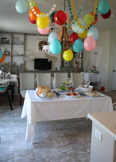 Animal Birthday Decoration Ideas, Diy Animal Birthday Decorations, Playroom Birthday Party, Animals Birthday Party Ideas, Childs Birthday Party, Fun Birthday Party Decorations, Craft For Birthday Party, Dining Room Birthday Party Decor, Birthday Photo Display Ideas