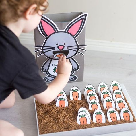 Our new IKEA FLISAT sensory table - Little Lifelong Learners Easter Flisat Table, Sensory Play Ideas For Toddlers, Carrot Activities For Preschool, Easter Sensory Play, Easter Sensory Table, Easter Dramatic Play, Sensory Table Ideas For Toddlers, Baby Activity Ideas, Sensory For Toddlers