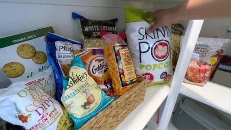 Healthiest Chips: Dietitians Reveal Tips To Find Healthy Snacks Alternatives To Chips, Bean Chips, Healthy Chips, Veggie Chips, Human Nutrition, Palm Kernel Oil, Kale Chips, Fried Potatoes, Event Ideas