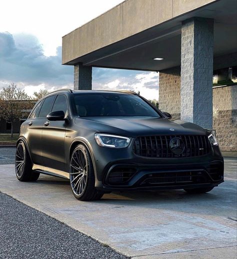 #mercedes #mercedesbenz #mercedesamg #amg #thebestornothing #black #suv Glc 63 Amg, Glc Mercedes, Benz Suv, Black Suv, Mercedes Benz World, Mercedes Gle, Mercedes Suv, Aventador Svj, Mercedes Benz Glc