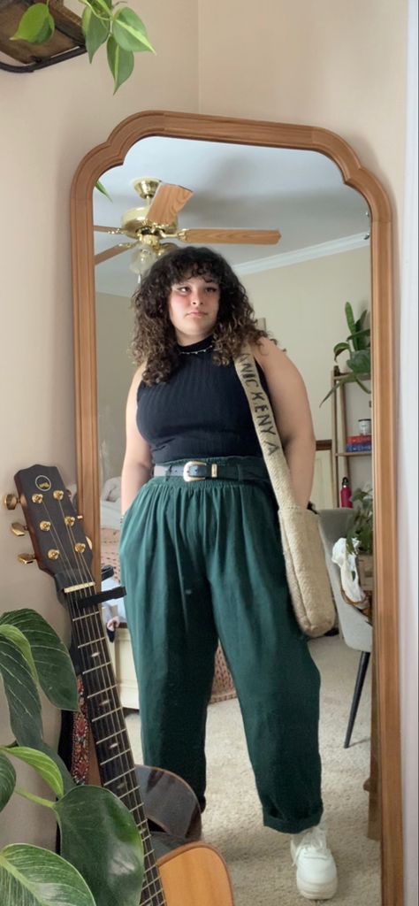 Gen Z Plus Size Outfits, Medium Outfits Size, Plus Size Queer Outfit, Retrocore Aesthetic Outfits, Mid Size Outfits Work, Round Belly Outfits, Curvy Cottagecore Outfits, Pear Shaped Outfits Casual, Midsized Girls Outfits